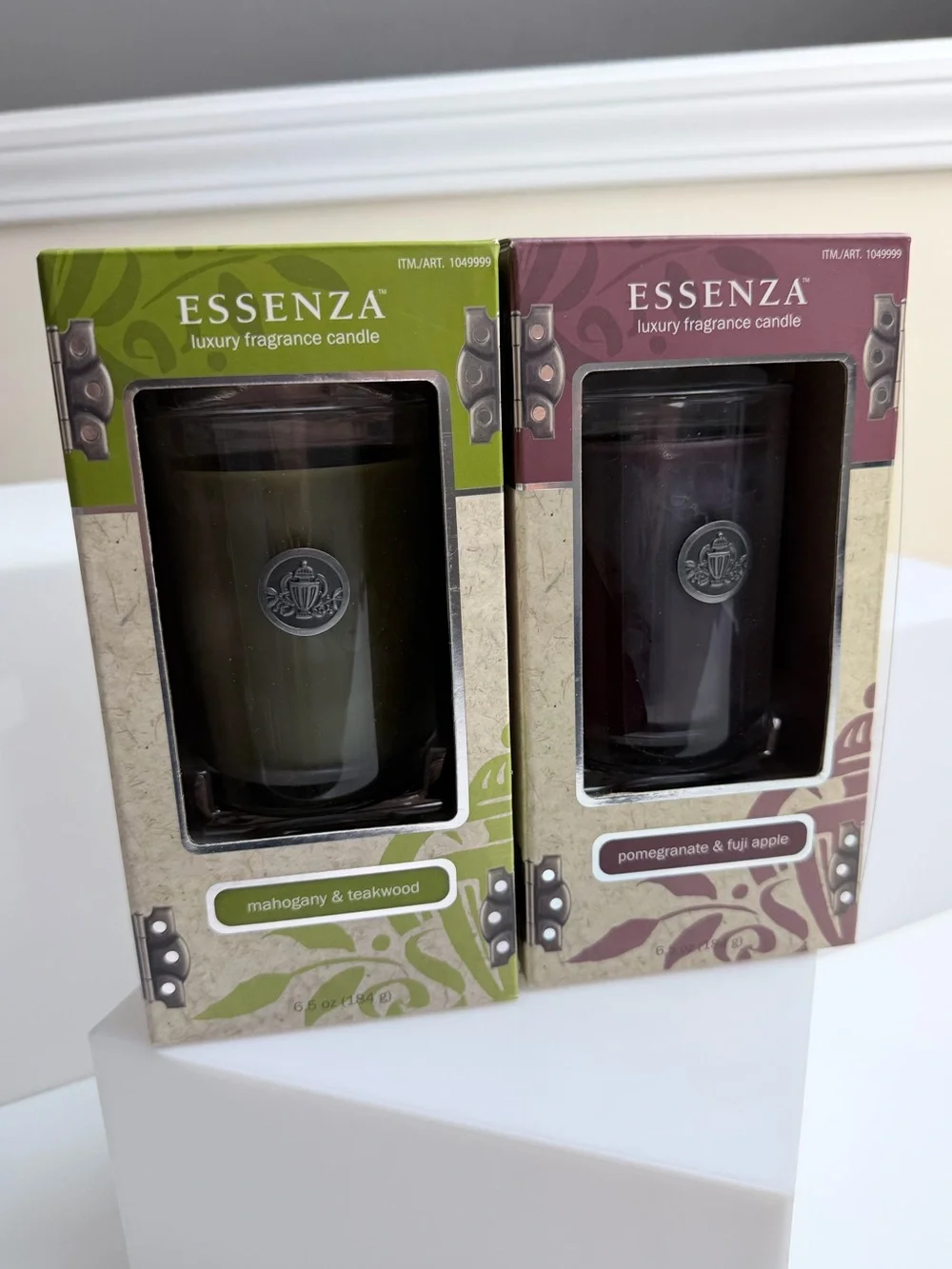 NWT Essenza Luxury Candles Set of 2 Mahogany & Teakwood | Pomegranate & Apple